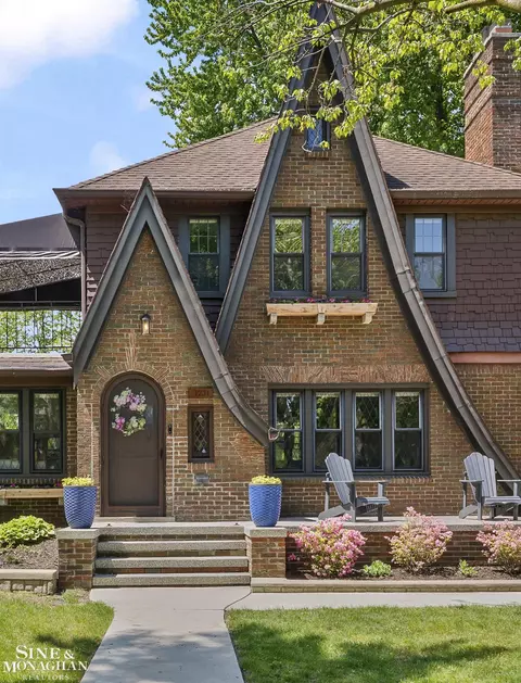Exterior - 1231 Grayton, Grosse Pointe Park, MI 48230 photo 10 of 11