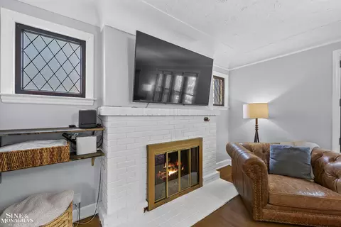 Living - 1231 Grayton, Grosse Pointe Park, MI 48230 photo 4 of 4