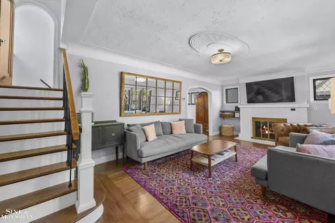 Living - 1231 Grayton, Grosse Pointe Park, MI 48230 photo 3 of 4
