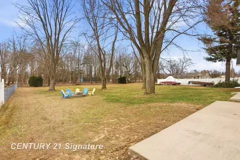 Exterior - 526 S Maple, Hemlock, MI 48626 photo 5 of 8
