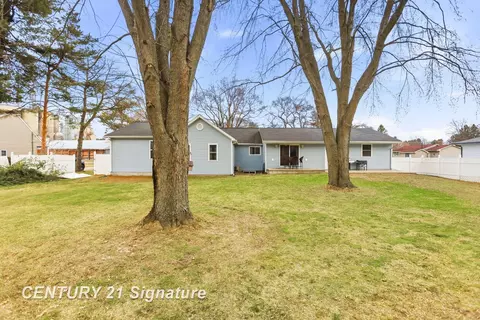 Exterior - 526 S Maple, Hemlock, MI 48626 photo 2 of 8