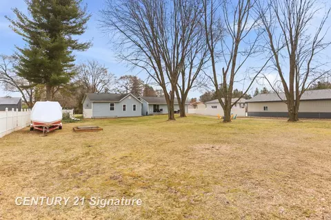 Exterior - 526 S Maple, Hemlock, MI 48626 photo 8 of 8