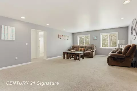 Living - 526 S Maple, Hemlock, MI 48626 photo 1 of 3