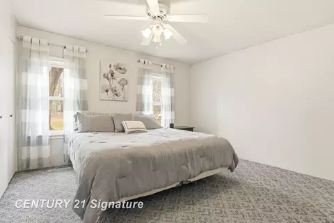 Bedroom - 526 S Maple, Hemlock, MI 48626 photo 3 of 4