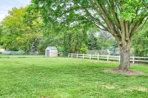 Exterior - 2049 Belle Meade, Davison, MI 48423 photo 7 of 8
