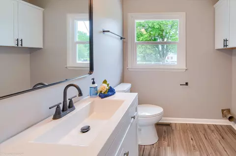 Bath - 2049 Belle Meade, Davison, MI 48423 photo 5 of 5