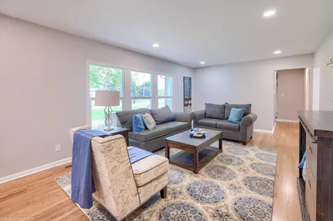 Living - 2049 Belle Meade, Davison, MI 48423 photo 3 of 12