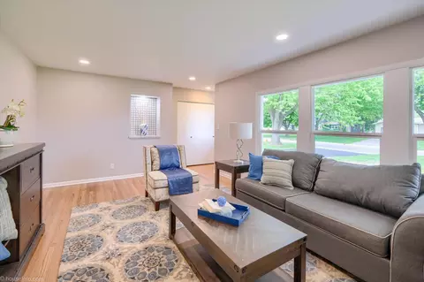 Living - 2049 Belle Meade, Davison, MI 48423 photo 5 of 12