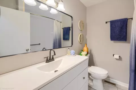 Bath - 2049 Belle Meade, Davison, MI 48423 photo 3 of 5