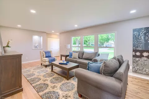 Living - 2049 Belle Meade, Davison, MI 48423 photo 1 of 12