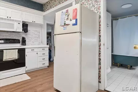 Kitchen - 611 State, Adrian, MI 49221 photo 4 of 5