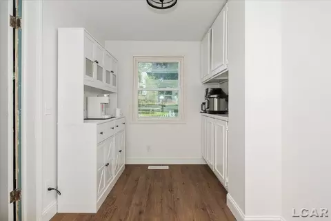 Entry Way - 611 State, Adrian, MI 49221 photo 5 of 5