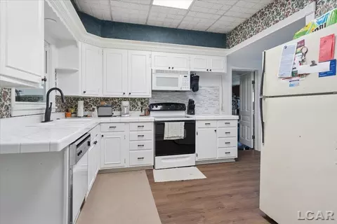 Kitchen - 611 State, Adrian, MI 49221 photo 2 of 5