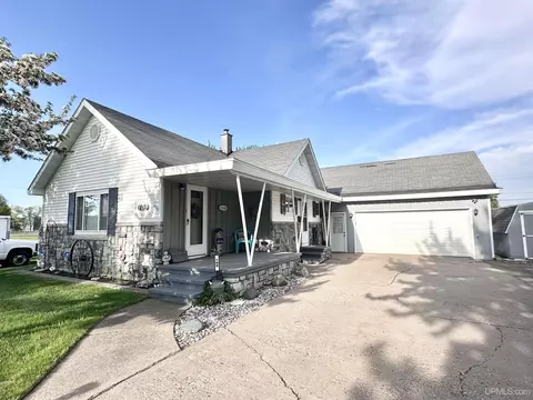 109 Hemlock, Kingsford, MI 49802