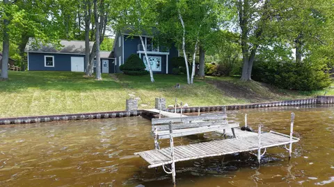 2669 N Lakeview, Sanford, MI 48657