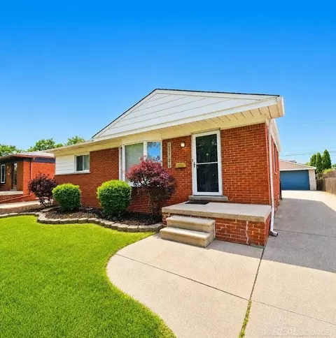 21724 Arrowhead, Saint Clair Shores, MI 48082