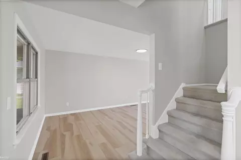 Entry Way - 3183 Bridle, Flint, MI 48507 photo 3 of 10