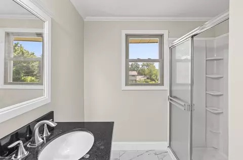 Bath - 3183 Bridle, Flint, MI 48507 photo 7 of 10