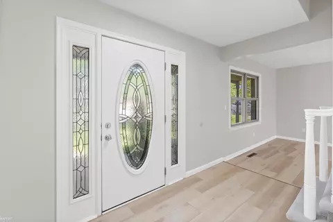 Entry Way - 3183 Bridle, Flint, MI 48507 photo 1 of 10