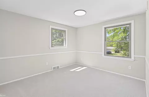 Bedroom - 3183 Bridle, Flint, MI 48507 photo 5 of 8