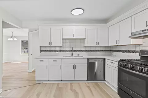 Kitchen - 3183 Bridle, Flint, MI 48507 photo 4 of 4