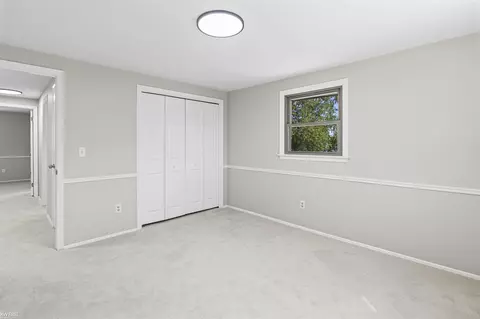 Bedroom - 3183 Bridle, Flint, MI 48507 photo 2 of 8