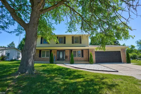 Exterior - 3183 Bridle, Flint, MI 48507 photo 5 of 13