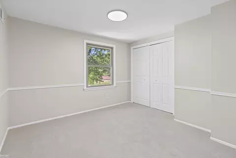 Bedroom - 3183 Bridle, Flint, MI 48507 photo 3 of 8