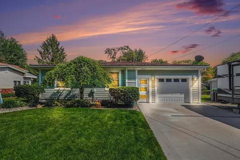 3332 Shawnee, Pinckney, MI 48169