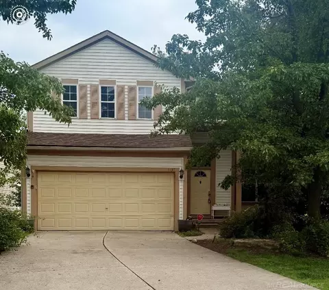 5137 Sandalwood Cir, Grand Blanc, MI 48439
