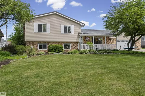 110 N Matteson, Capac, MI 48014