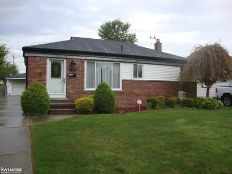26371 Bryan, Roseville, MI 48066