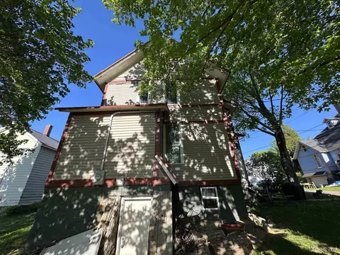 Exterior - 115 Oak St, Ishpeming, MI 49849 photo 3 of 4