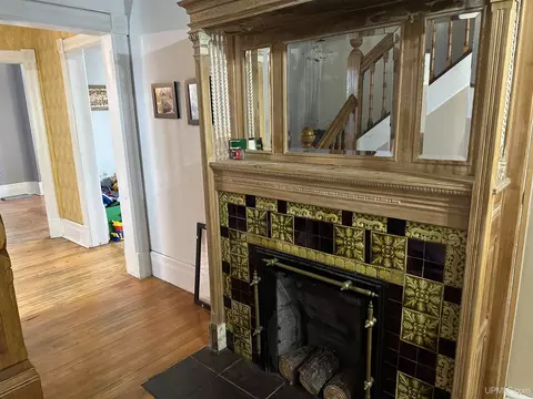 Entry Way - 115 Oak St, Ishpeming, MI 49849 photo 2 of 7