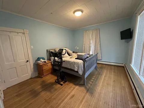 Bedroom - 115 Oak St, Ishpeming, MI 49849 photo 5 of 5