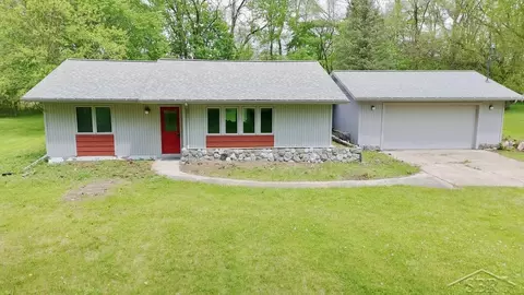 3087 E Gordonville, Midland, MI 48640