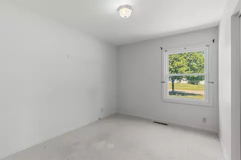 Bedroom - 604 Somerset, Flushing, MI 48433 photo 1 of 6