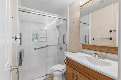 Bath - 604 Somerset, Flushing, MI 48433 photo 1 of 2