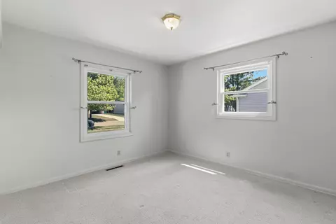 Bedroom - 604 Somerset, Flushing, MI 48433 photo 3 of 6