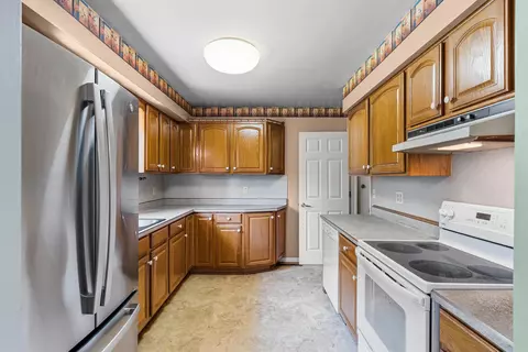 Kitchen - 604 Somerset, Flushing, MI 48433 photo 1 of 4