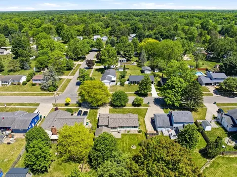 View/Area - 604 Somerset, Flushing, MI 48433 photo 2 of 3
