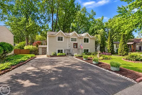1136 Miller, Lake Orion, MI 48362