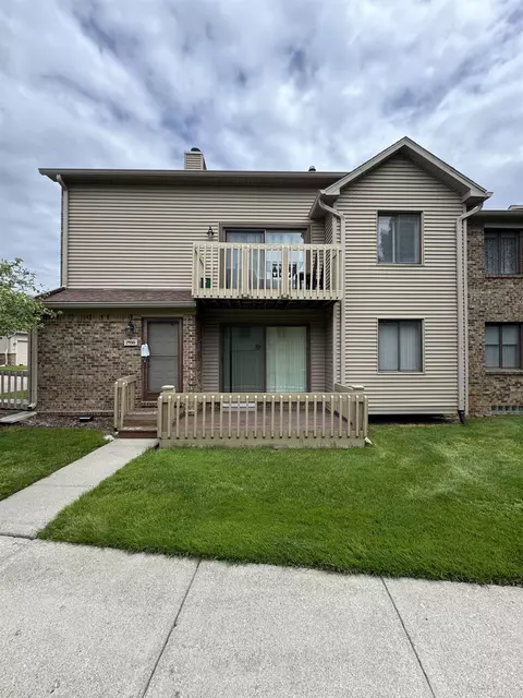 7930 Woodingham, West Bloomfield, MI 48322