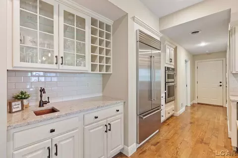 Kitchen - 3120 Windmill, Adrian, MI 49221 photo 6 of 10