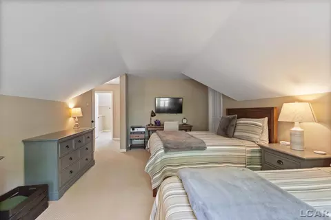 Bedroom - 3120 Windmill, Adrian, MI 49221 photo 4 of 9