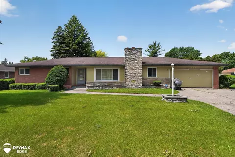 2809 S Outer, Saginaw, MI 48601