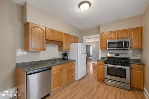 Kitchen - 451 Saint Clair, Grosse Pointe, MI 48230 photo 3 of 5