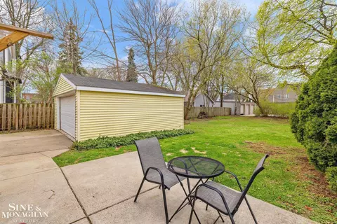 Exterior - 451 Saint Clair, Grosse Pointe, MI 48230 photo 8 of 11