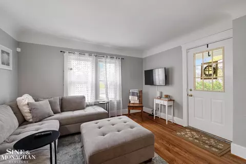 Entry Way - 451 Saint Clair, Grosse Pointe, MI 48230 photo 1 of 2