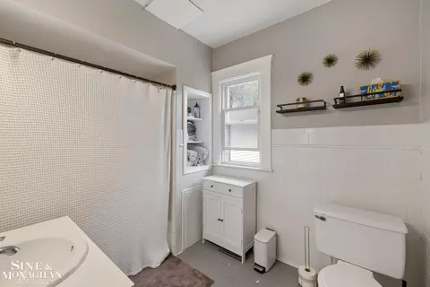 Bath - 451 Saint Clair, Grosse Pointe, MI 48230 photo 1 of 5